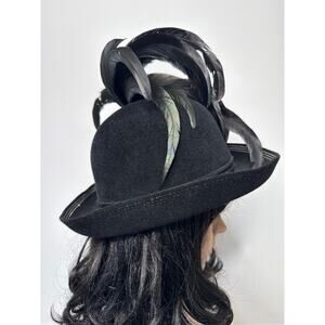 Vintage 50's Josephine Tripoli New York elegant Black Felt Hat with Feathers